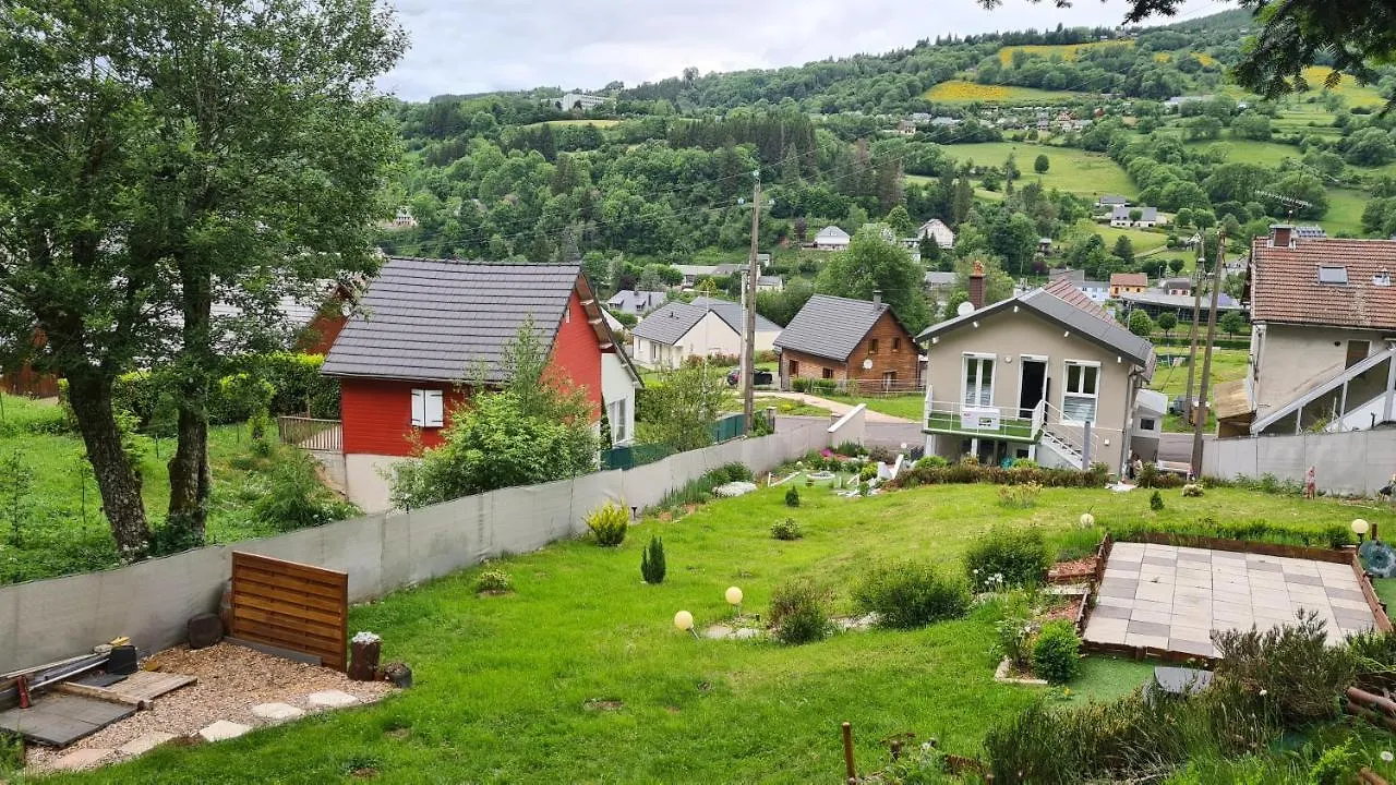 Stunning 4-Bed House In La Bourboule location