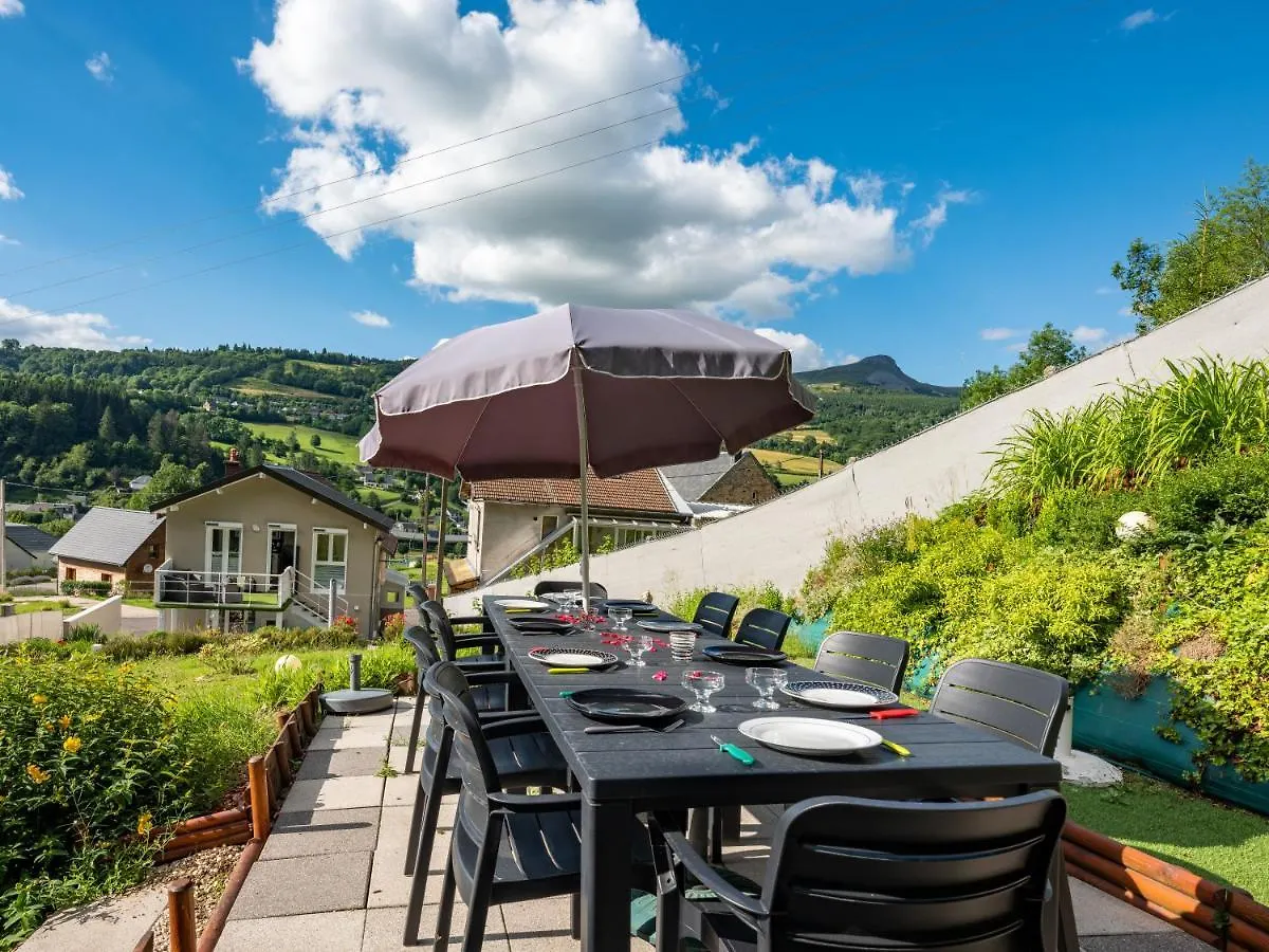 Stunning 4-Bed House In La Bourboule Villa 0*,